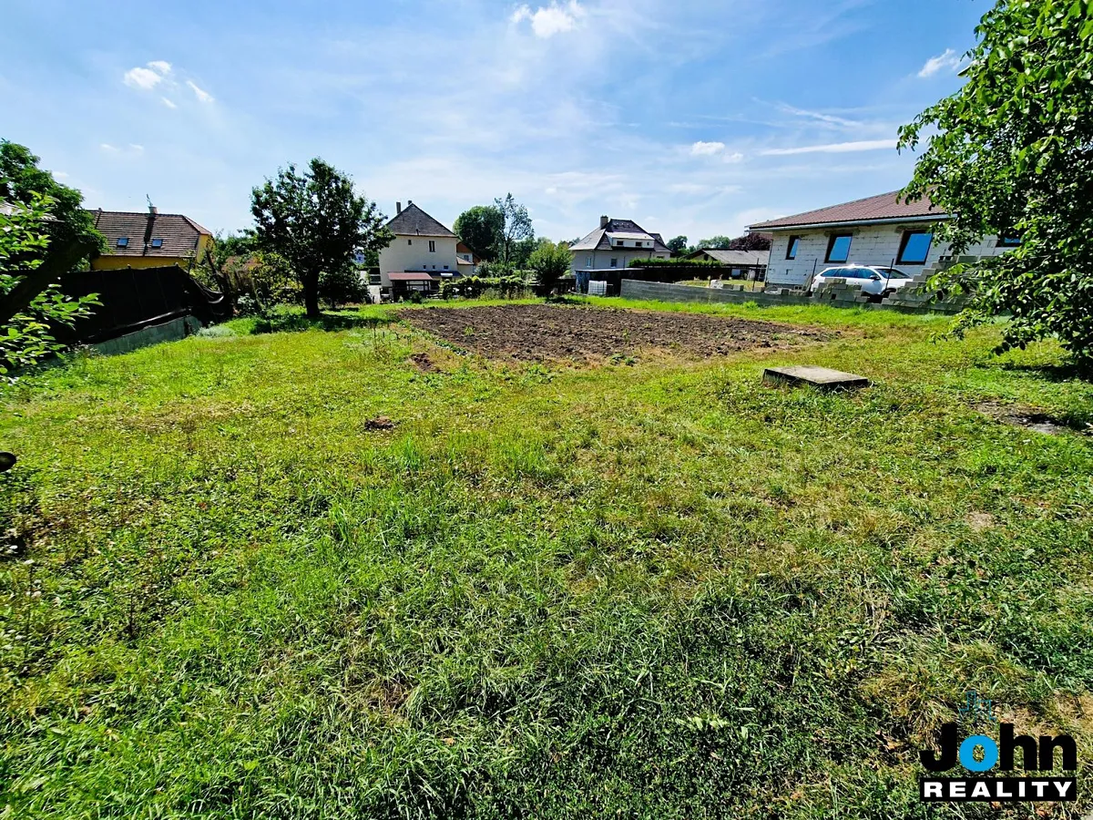 Prodej stavebního pozemku 859 m²